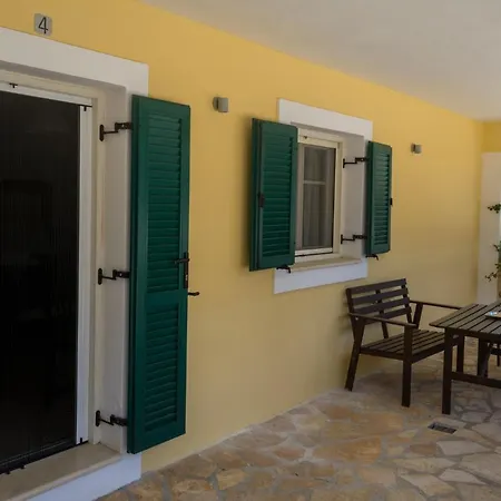 Elaia & No.4 Apartment Gaios