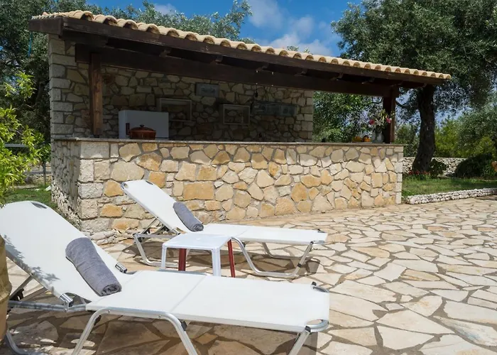 Elaia & No.4 * Gaios